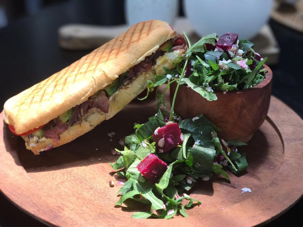 Suites Contempo Mexico Extérieur photo A vegan sandwich with a salad